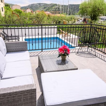 Mila And Jurija Formenti 2 Apartments In Heart Of Nautic Marina, With Heated Swimming Pool, Bikes, Sup, Kajak Skradin Luaran gambar