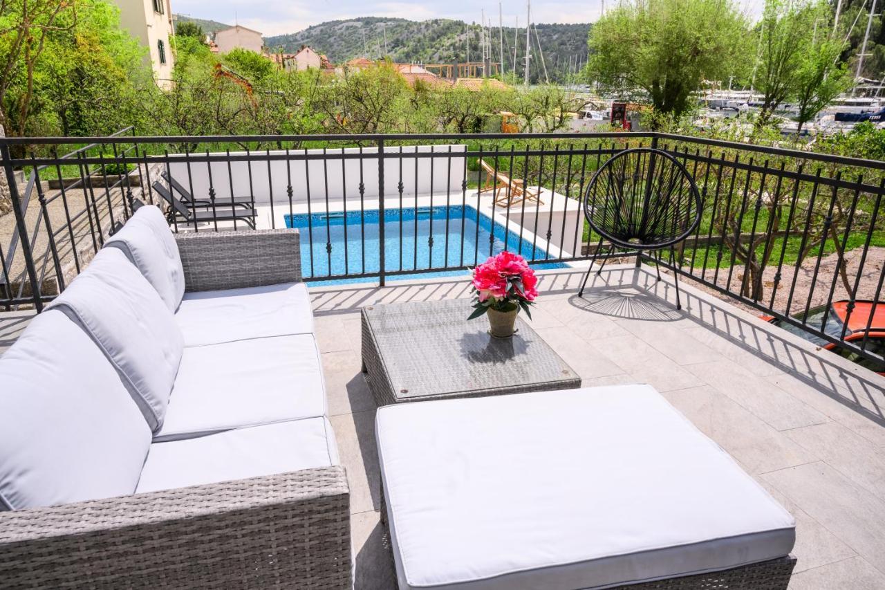 Mila And Jurija Formenti 2 Apartments In Heart Of Nautic Marina, With Heated Swimming Pool, Bikes, Sup, Kajak Skradin Luaran gambar