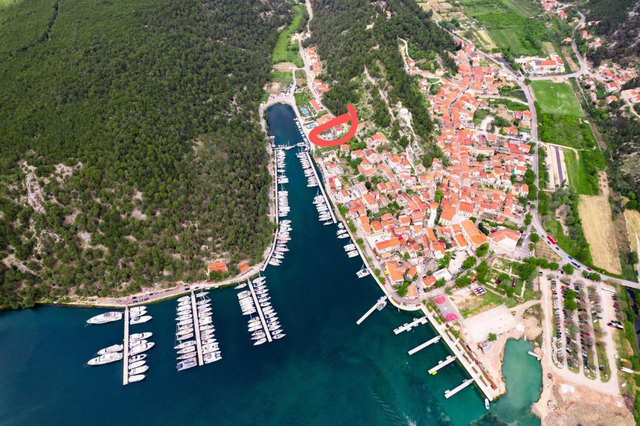 Mila And Jurija Formenti 2 Apartments In Heart Of Nautic Marina, With Heated Swimming Pool, Bikes, Sup, Kajak Skradin Luaran gambar