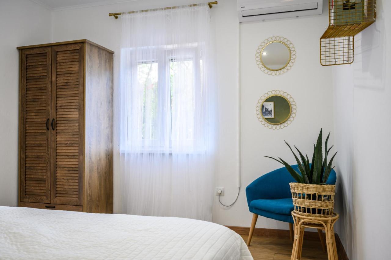 Mila And Jurija Formenti 2 Apartments In Heart Of Nautic Marina, With Heated Swimming Pool, Bikes, Sup, Kajak Skradin Luaran gambar