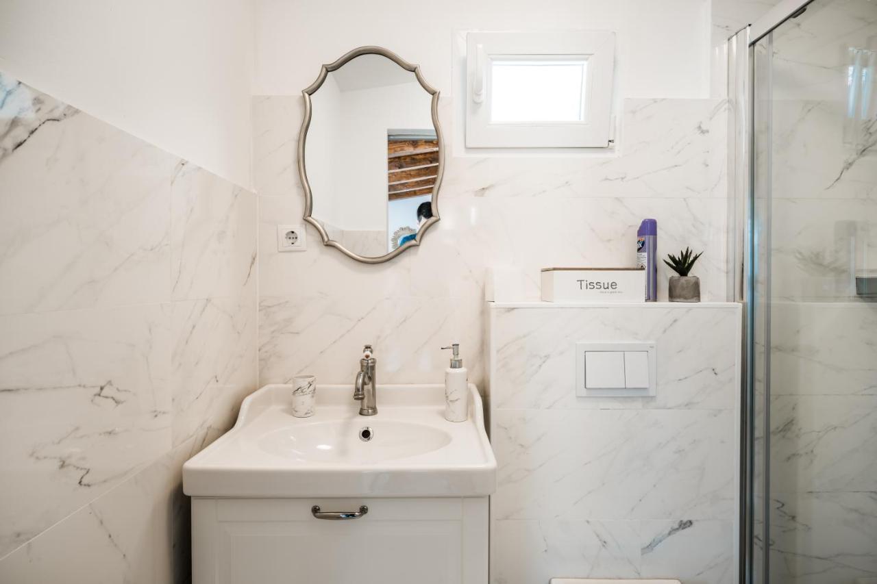 Mila And Jurija Formenti 2 Apartments In Heart Of Nautic Marina, With Heated Swimming Pool, Bikes, Sup, Kajak Skradin Luaran gambar