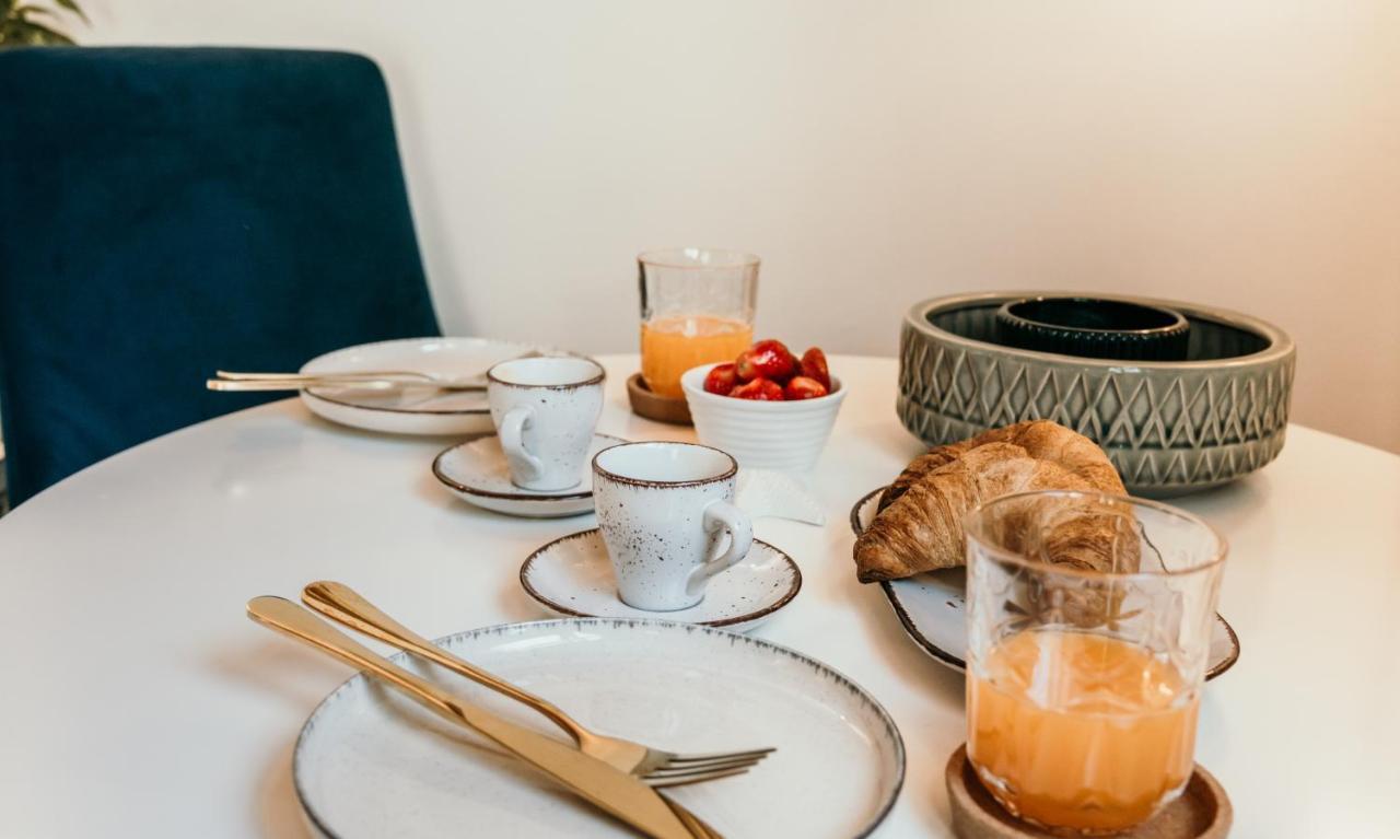 Mila And Jurija Formenti 2 Apartments In Heart Of Nautic Marina, With Heated Swimming Pool, Bikes, Sup, Kajak Skradin Luaran gambar