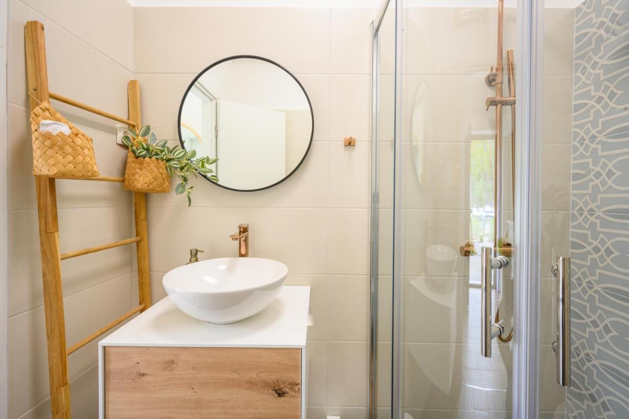 Mila And Jurija Formenti 2 Apartments In Heart Of Nautic Marina, With Heated Swimming Pool, Bikes, Sup, Kajak Skradin Luaran gambar
