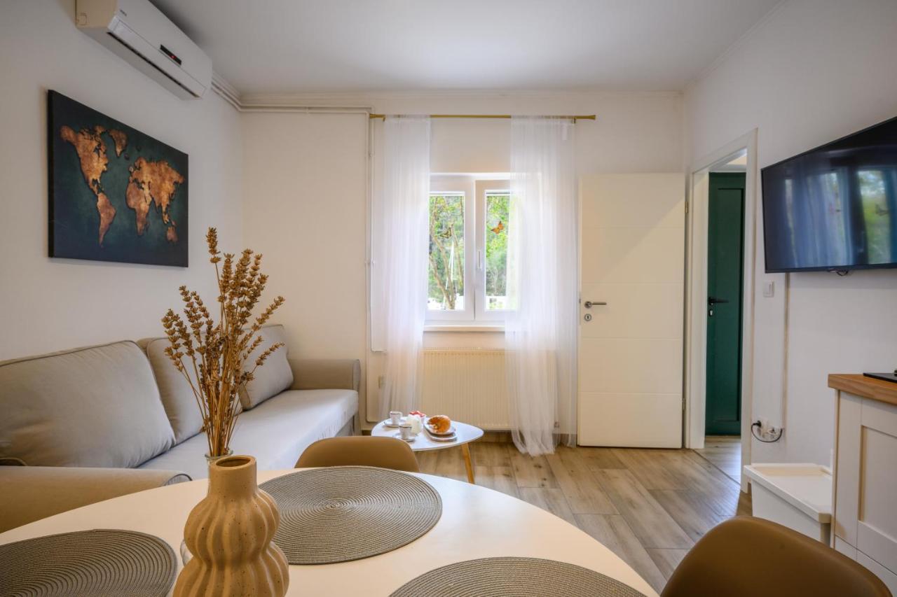Mila And Jurija Formenti 2 Apartments In Heart Of Nautic Marina, With Heated Swimming Pool, Bikes, Sup, Kajak Skradin Luaran gambar