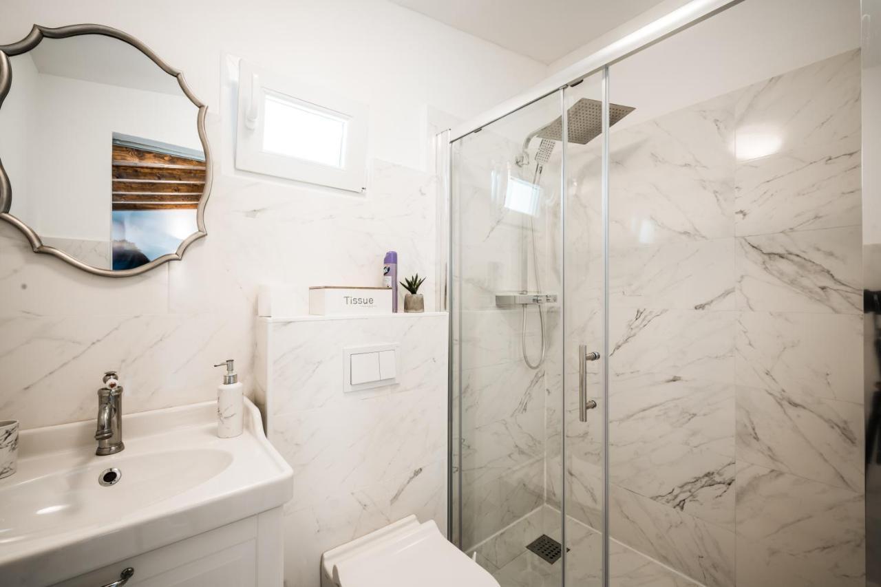 Mila And Jurija Formenti 2 Apartments In Heart Of Nautic Marina, With Heated Swimming Pool, Bikes, Sup, Kajak Skradin Luaran gambar