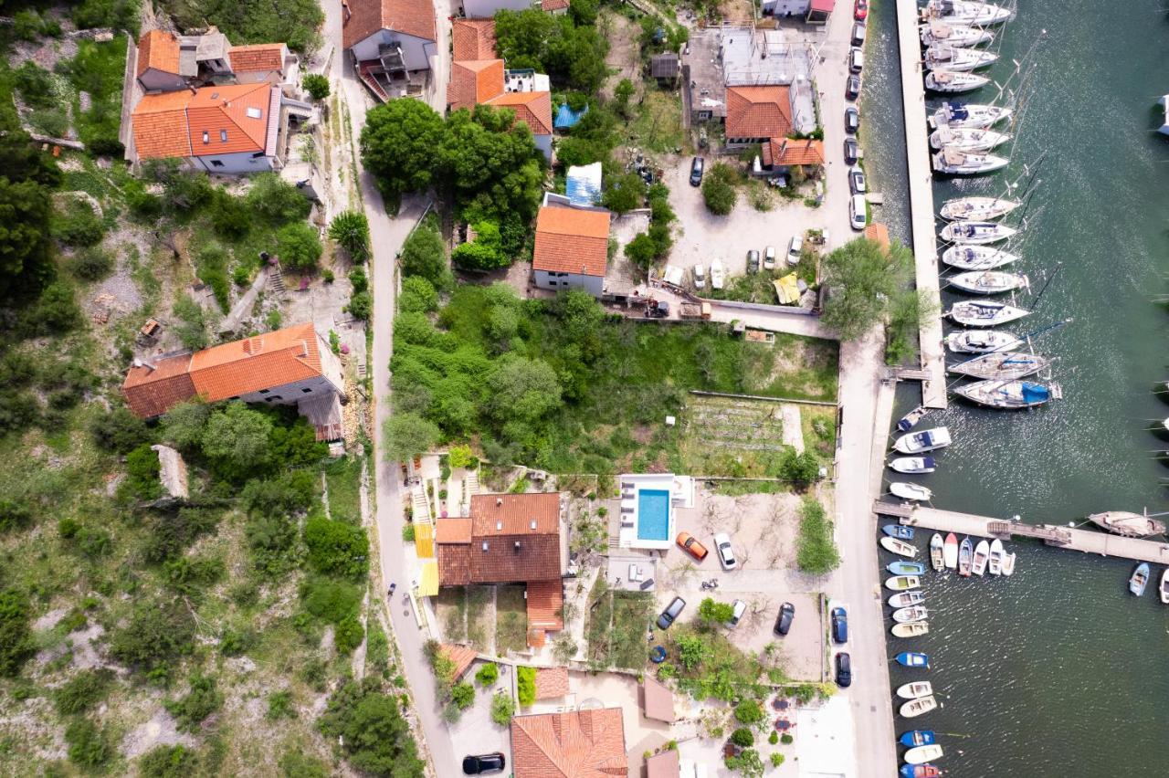 Mila And Jurija Formenti 2 Apartments In Heart Of Nautic Marina, With Heated Swimming Pool, Bikes, Sup, Kajak Skradin Luaran gambar