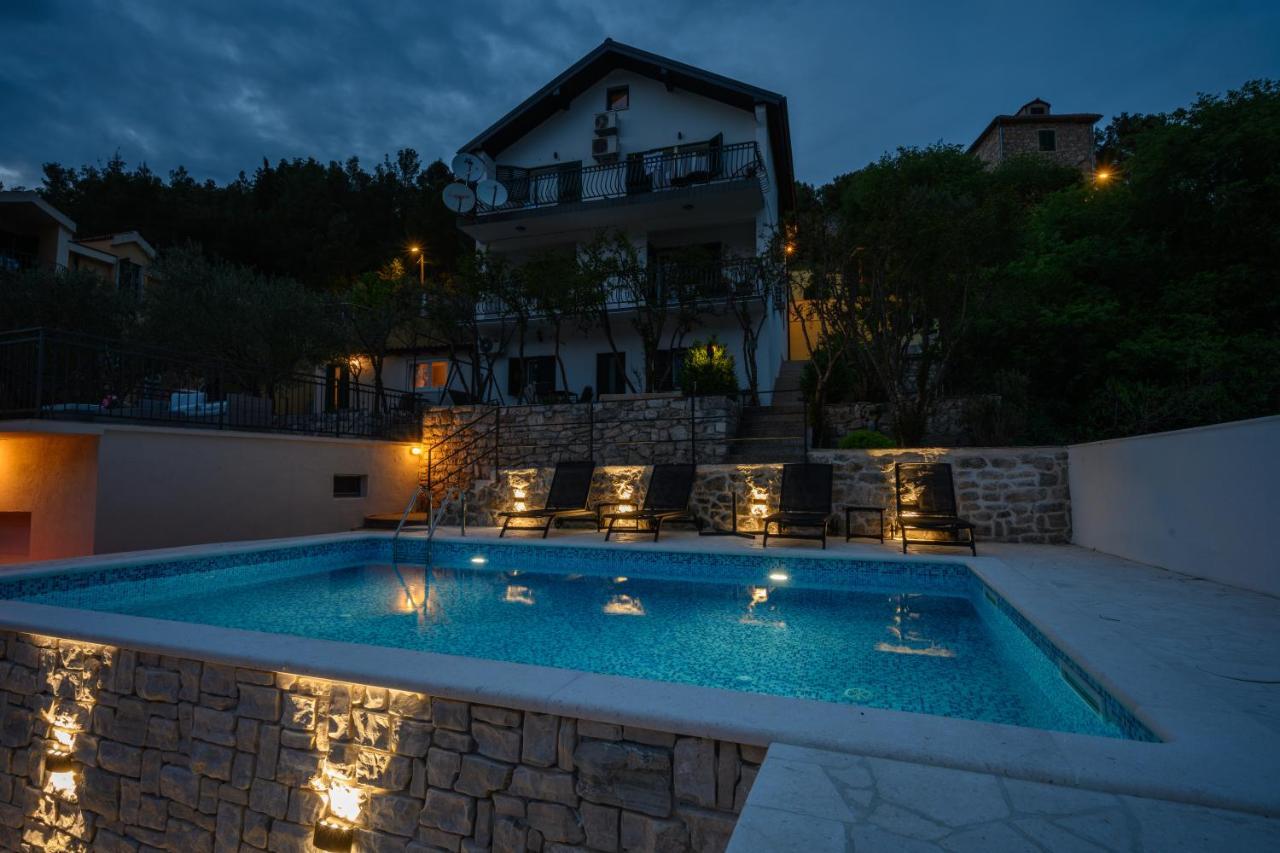 Mila And Jurija Formenti 2 Apartments In Heart Of Nautic Marina, With Heated Swimming Pool, Bikes, Sup, Kajak Skradin Luaran gambar